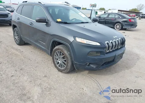2016 Jeep Cherokee Latitude z USA, uszkodzony, nr VIN 1C4PJLCB5GW338995